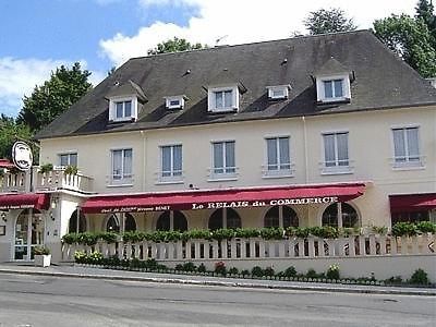 Logis Hotel Restaurant Du Commerce Pont-d'Ouilly Екстериор снимка